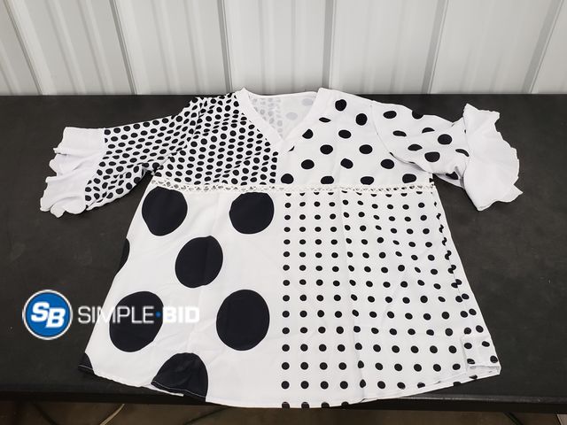 Lot 58-67733 - Women's Dressy Black and White Shirt - SIZE XXL - appears unworn