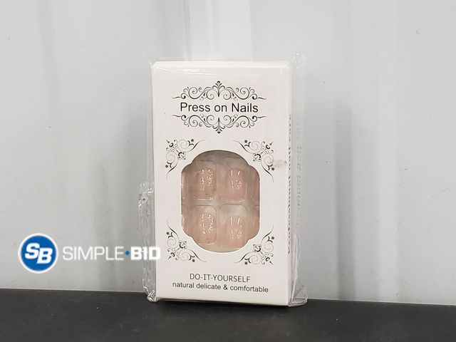 Lot 58-55872 - New 24pc Press on Nails - Sparkly Light pink