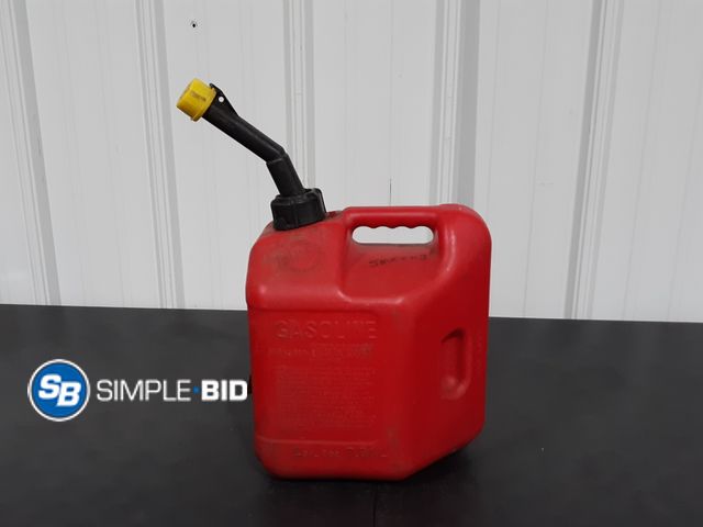 Lot 58-35215 - 2 Gallon Plastic Gas Can