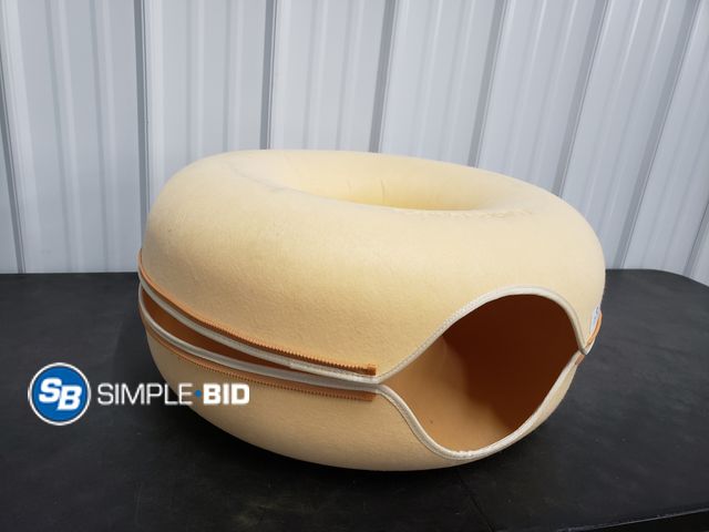 Lot 58-74236 - Cattasaurus Cat house