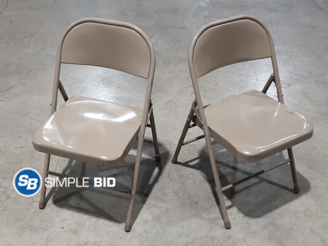 Lot 58-27829 - Lot of (2) Metal Folding Chairs