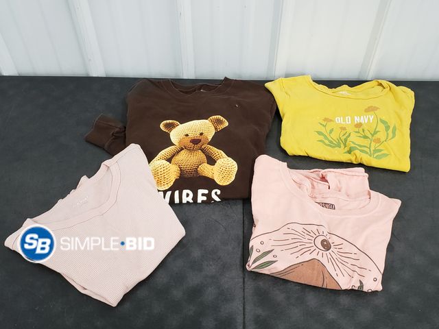 Lot 58-71320 - Lot of (4) Girls T Shirts - Size S - Light Use