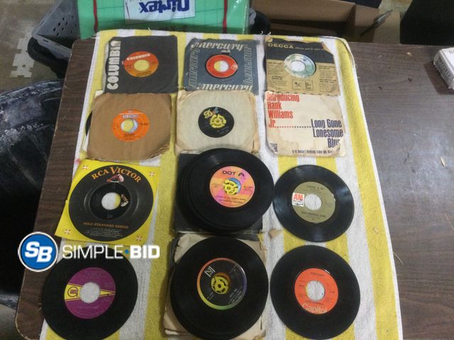 Lot 58-60646 - Lot of (40)+ 7inch vinyl records
the temptations
Elton john
ac/dc 
billy joel
and many more