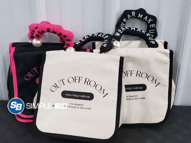 Lot 58-29958 - Lot of (5) New Travel makeup bag, large capacity women's makeup bag portable waterproof makeup stora...