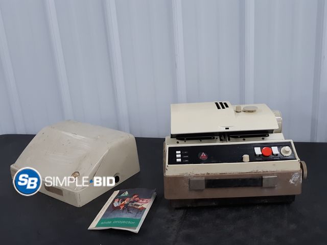 Lot 58-38182 - Vintage Projector NO. 9880