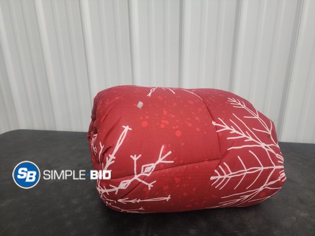 Lot 58-40317 - QUEEN size comforter - appears unused