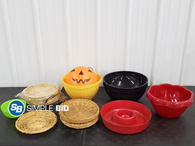 Lot 58-68781 - Lot of Kitchen Baskets, Bowls, - variety of styles - used condition