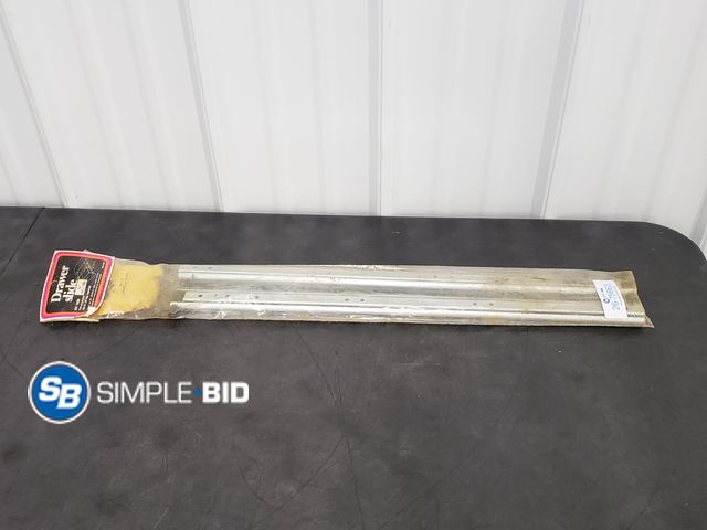 Lot 58-75663 - Drawer Slide - 22"