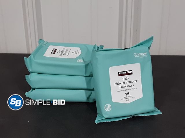 Lot 58-29430 - Lot of (4) New Kirkland Daily Makeup Remover Towelettes - 15 come in each package