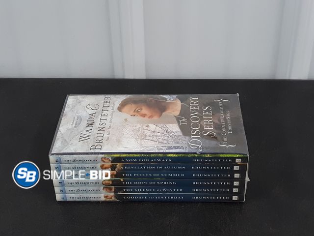 Lot 58-33705 - Wanda &amp; Brunstetter - The Discovery Series - The complete Lancaster County Saga Book Set