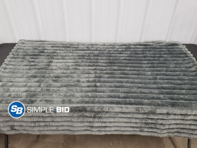 Lot 58-72247 - Gray Blanket - Size 100x150 cm - Used But in Good Condition