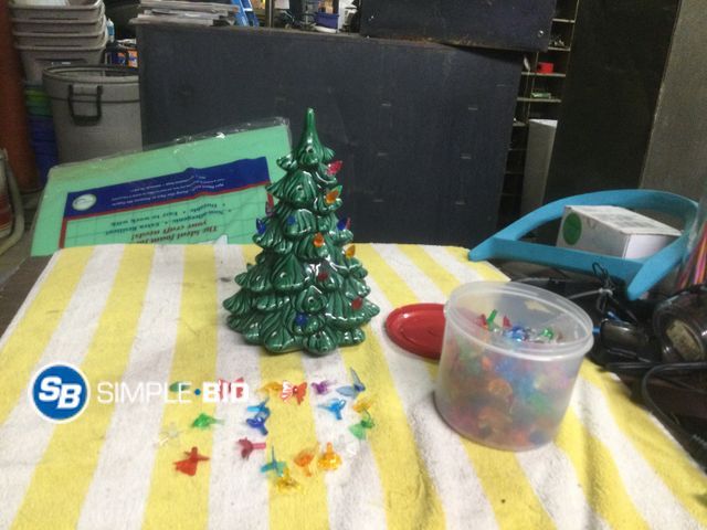 Lot 58-60654 - 1 Vintage Ceramic Light up Christmas Tree