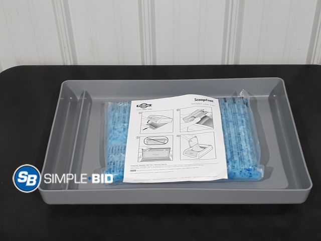 Lot 58-31810 - PetSafe Scoop Free Reusable Litter Tray with Bag of Cat Litter
