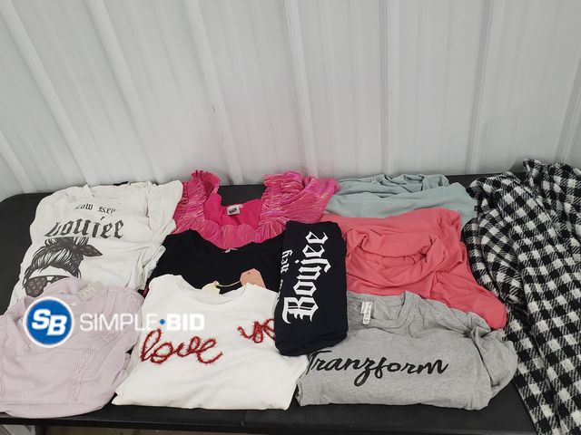 Lot 58-54514 - Lot of Women's Clothing - various styles -- including White Birch and more -- mostly SIZE 2/3XL - li...
