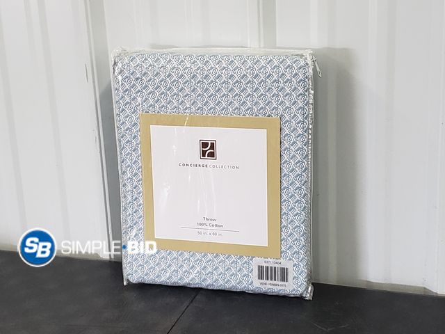 Lot 58-68537 - Concierge Collection - Throw Blanket - 50 x 60" - New