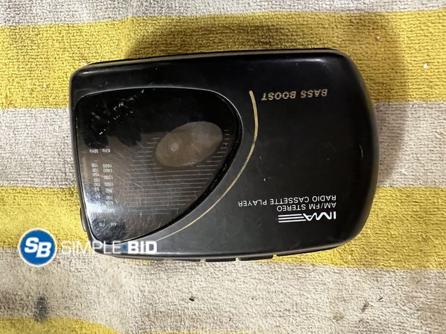 Lot 58-33838 - Vintage AM/FM Cassette Player works