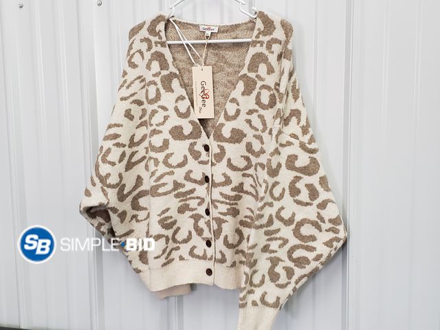 Lot 58-77397 - Women's GEEGEE plus V-neck Sweater - super cute! - SIZE 3XL