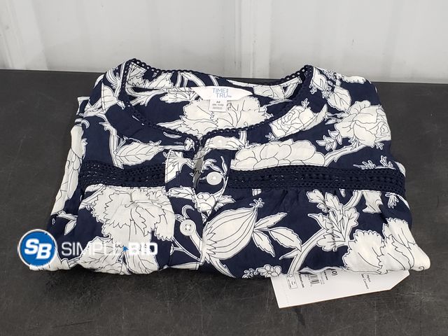 Lot 58-70749 - New Time and Tru Lace Yoke Button Down Top , Size M - Navy/White Print