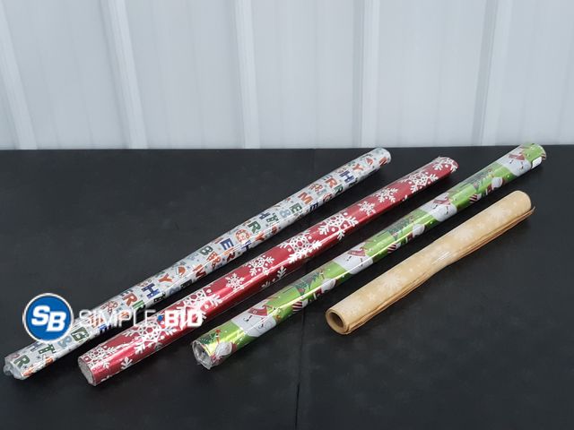 Lot 58-29602 - Lot of CHRISTMAS wrapping paper - various styles - unused