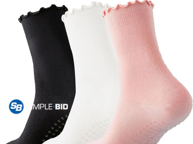 Lot 58-78177 - New COOLMATE Pilates Socks with Grips for Women Yoga Socks, 3 pairs Women