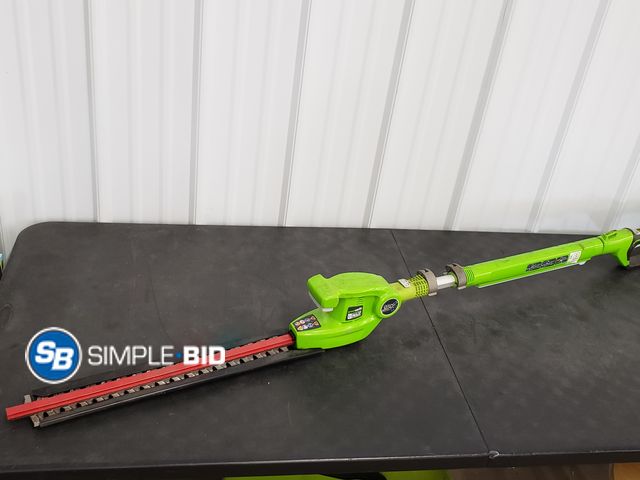 Lot 58-69505 - Greenworks 40V G-Max Hedge Trimmer- No Battery
