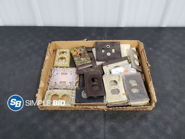 Lot 58-74178 - Box of Various Electrical Face Plates
