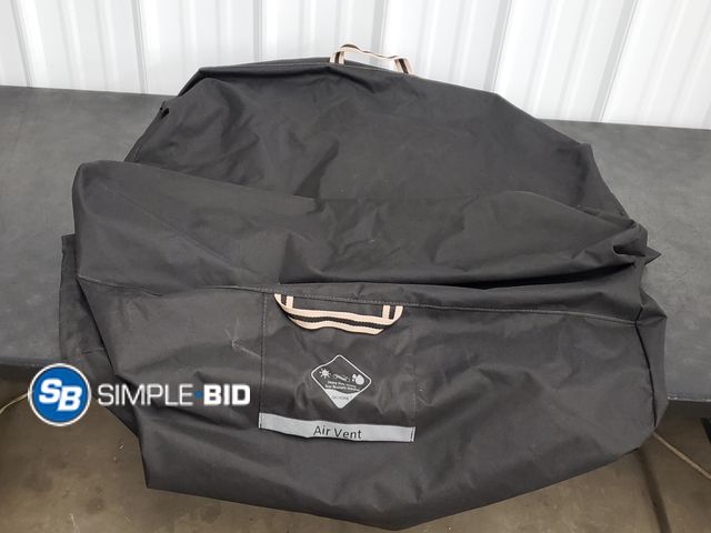Lot 58-75821 - Medium Sized Grill Cover with Air Vent