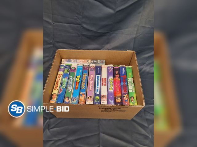 Lot 58-55712 - Lot of (13) Assorted VHS Movies