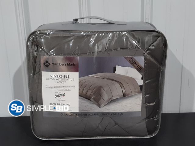 Lot 58-34874 - Member's Mark Oversized King Reversible Down Alternative Blankets/Comforters - Grey - appears unused