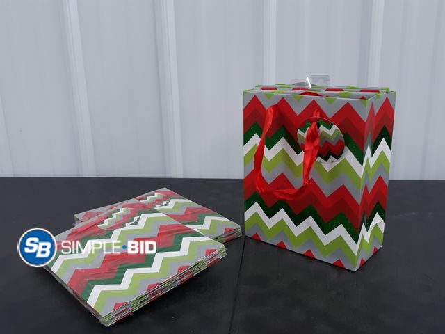 Lot 58-33449 - CHRISTMAS! Lot of (15) New Medium Gift bags -- 4" x 8" x 10" -- Jolly season