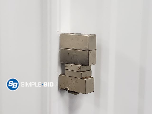 Lot 58-68028 - Lot of (5) Heavy Duty Magnets