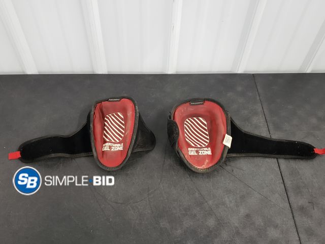 Lot 58-67311 - Knee Pads