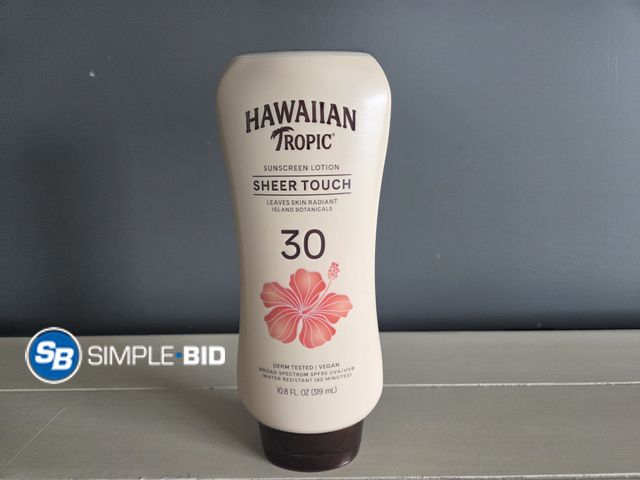 Lot 58-70491 - Hawaiian Tropic Sheer Touch Ultra Radiance Lotion Sunscreen - 10.8floz - appears unused