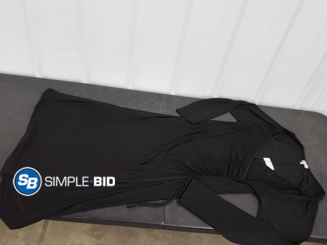 Lot 58-77391 - Women's White Birch Black Wrap around dress - SIZE 2XL - very light use - in good condition - super ...