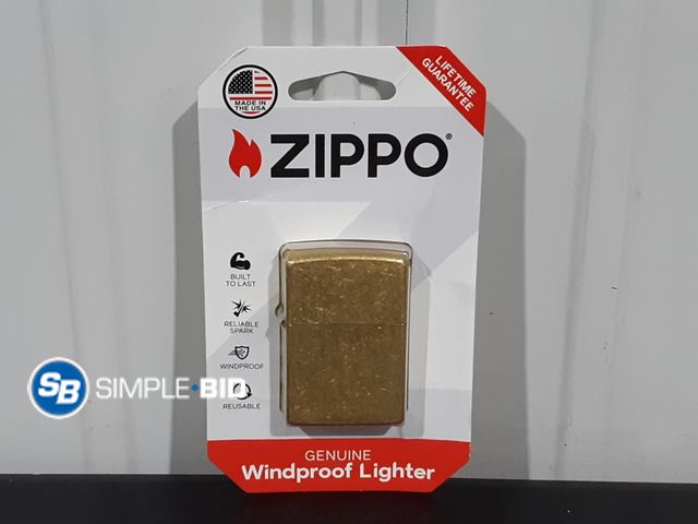 Lot 58-17811 - New ZIPPO Genuine Windproof lighter