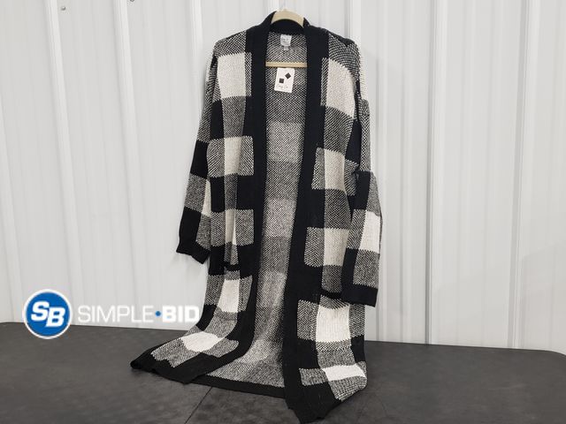 Lot 58-54506 - New Women's Cozy Co. Black and White checkered Cardigan - SIZE 2/3XL