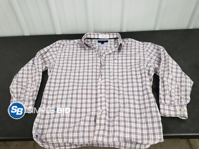 Lot 58-30944 - Tommy Hilfiger Button Down Shirt - Size XL - Light use