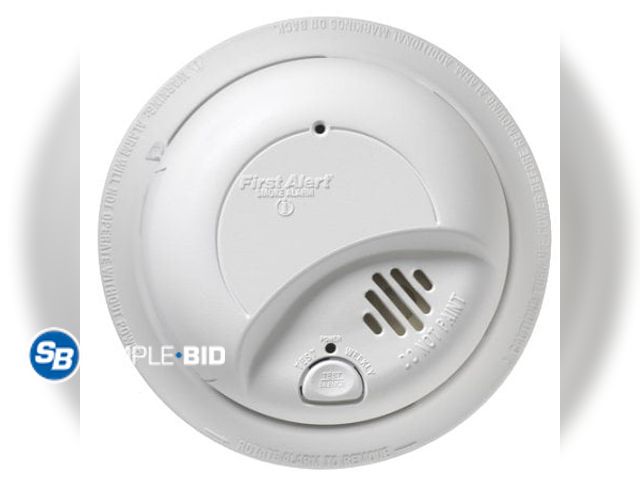 Lot 58-67967 - First Alert Hardwired Smoke Alarm with Battery Backup 4 PACK - open box - appears unused