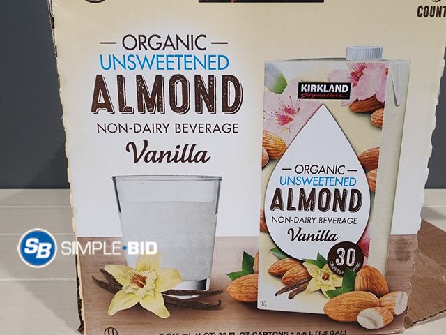 Lot 58-31028 - Kirkland Signature Organic unsweetened Almond non Dairy Beverage - Vanilla - 5 count