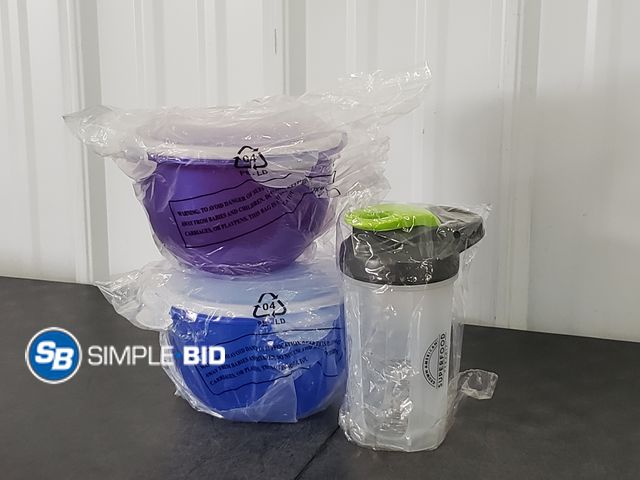 Lot 58-68566 - Lot of (2) Snap Tight Storage Containers and (1) Blender Bottle