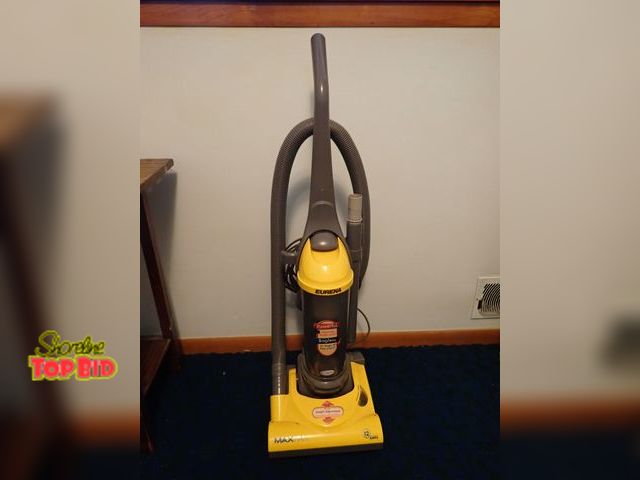 Lot 59-43496 - Eureka Maxima 12 amps Vacuum, Bagless