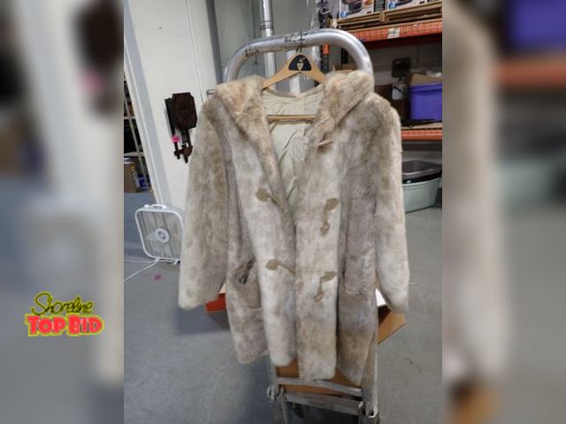 Lot 59-24221 - Vintage Jacobson's Fur Coat with Hood, Size 12 = Excellent Condition