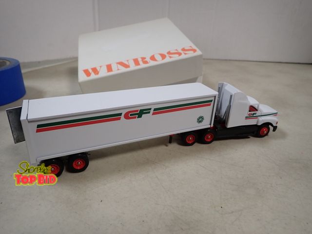 Lot 59-41824 - Winross die cast semi-truck Consolidated Freightways