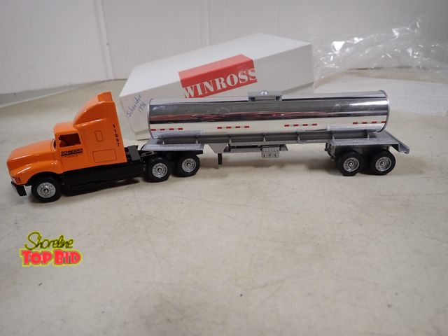 Lot 59-41823 - Winross die cast Schneider national tanker truck