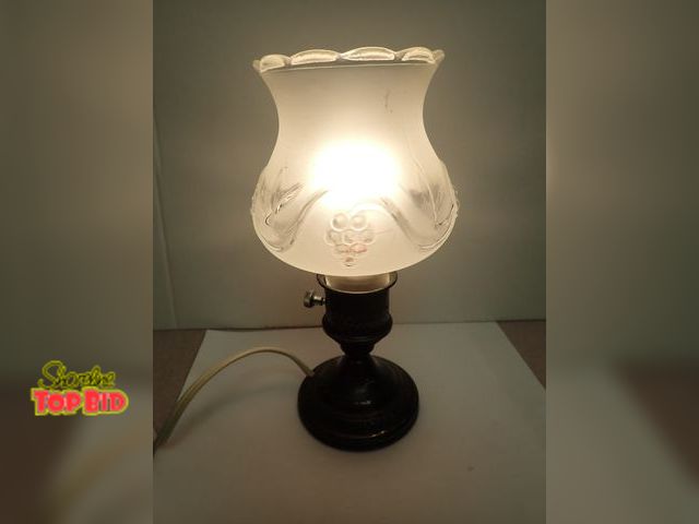 Lot 59-30010 - Sterling Silver Weighted Base &amp; Body 1940s Berry &amp; Vine Embossed Frosted Glass Electric Hurr...