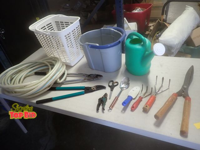 Lot 59-21441 - Yard &amp; Gardening Items