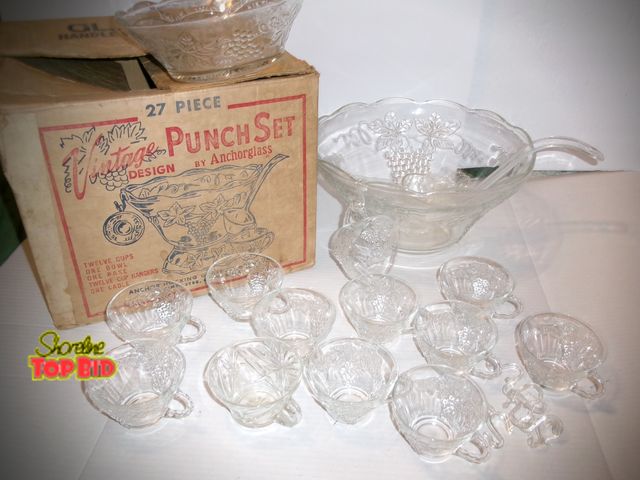 Lot 59-74470 - VINTAGE MCM ANCHOR HOCKING GRAPE VINE 27-PC PUNCH BOWL BEVERAGE SERVICE/SET W/BOX COMPLETE - NO FLAW...