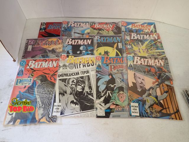 Lot 59-51047 - 12 Batman DC Comic Books, Vintage