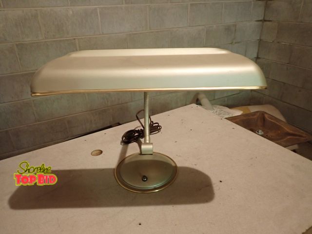 Lot 59-18009 - Vintage Mid-Century Modern Gooseneck, Bankers Desk Lamp, Works