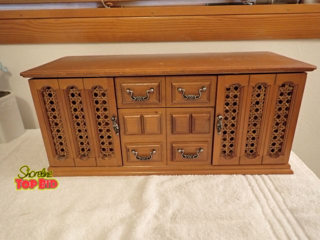 Lot 59-43303 - Mid-Century Jewelry Box